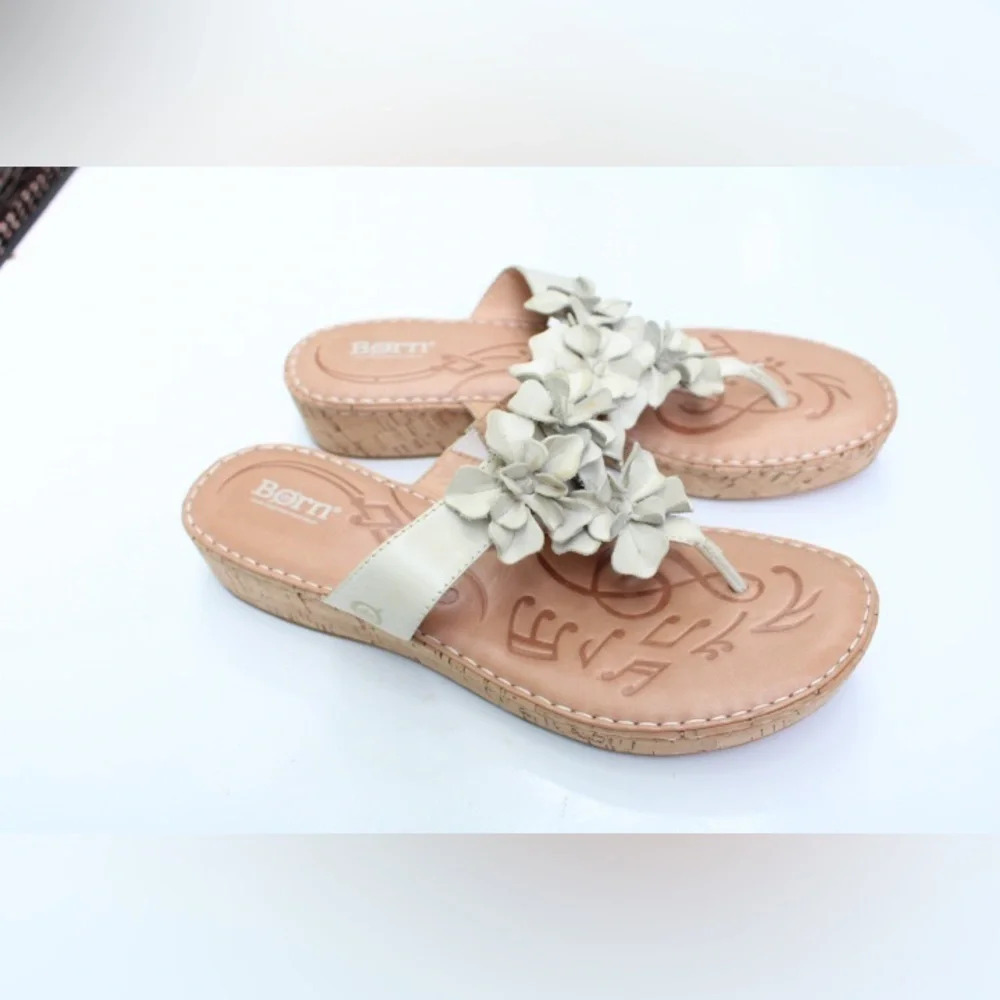 Born Women's Beige Floral Toe-Post Sandals